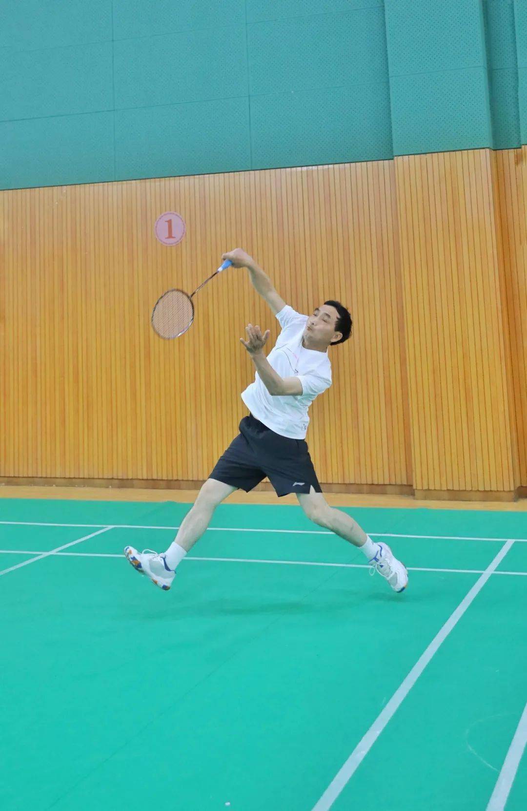 关于锦标赛巅峰对决！皖江火狐队火力全开江南青龙队，羽毛球赛场再起波澜；韧性比赛的样板的信息爱游戏平台